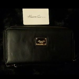 🖤 Kenneth Cole Wristlet/Clutch Wallet 🖤